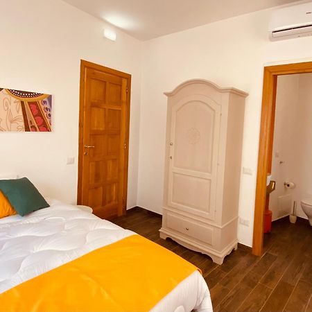 Carrales Guest House Нуоро Экстерьер фото