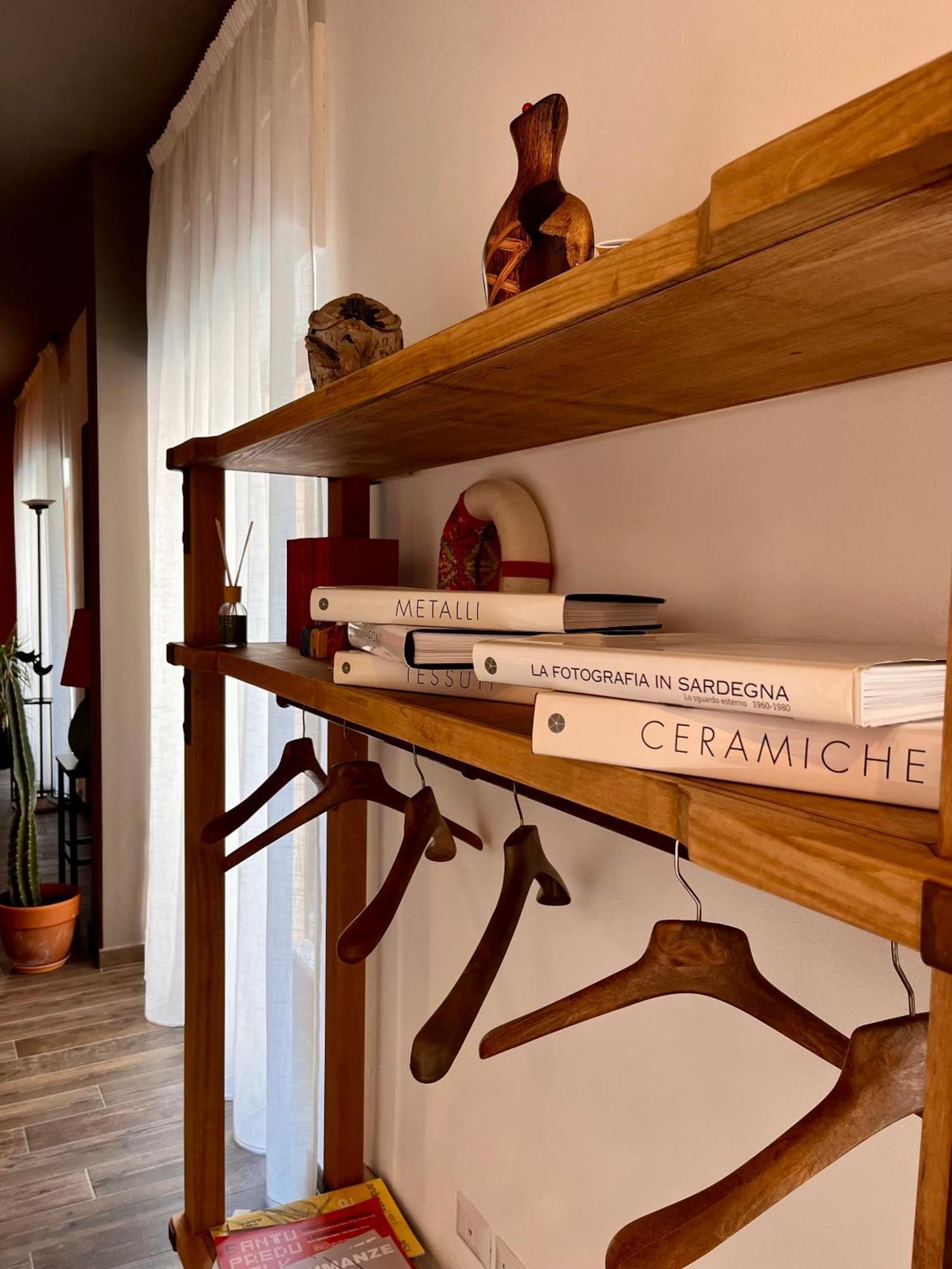 Carrales Guest House Нуоро Экстерьер фото