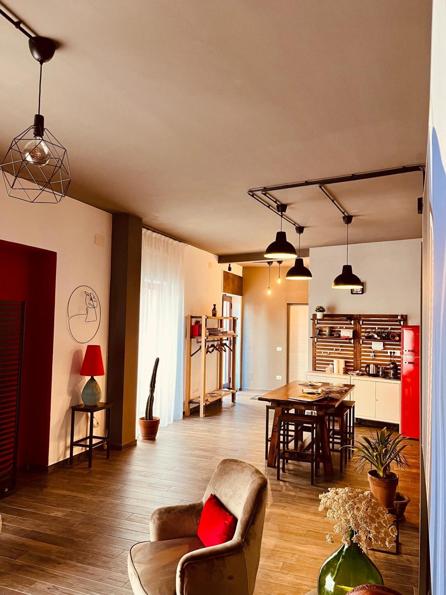 Carrales Guest House Нуоро Экстерьер фото