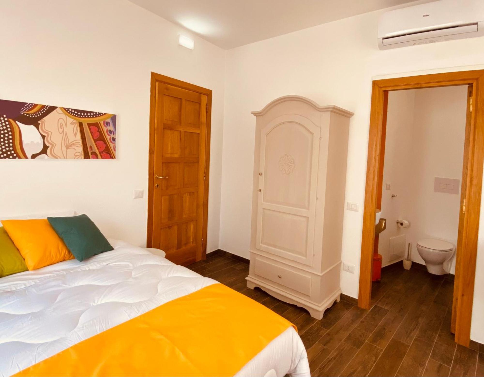 Carrales Guest House Нуоро Экстерьер фото