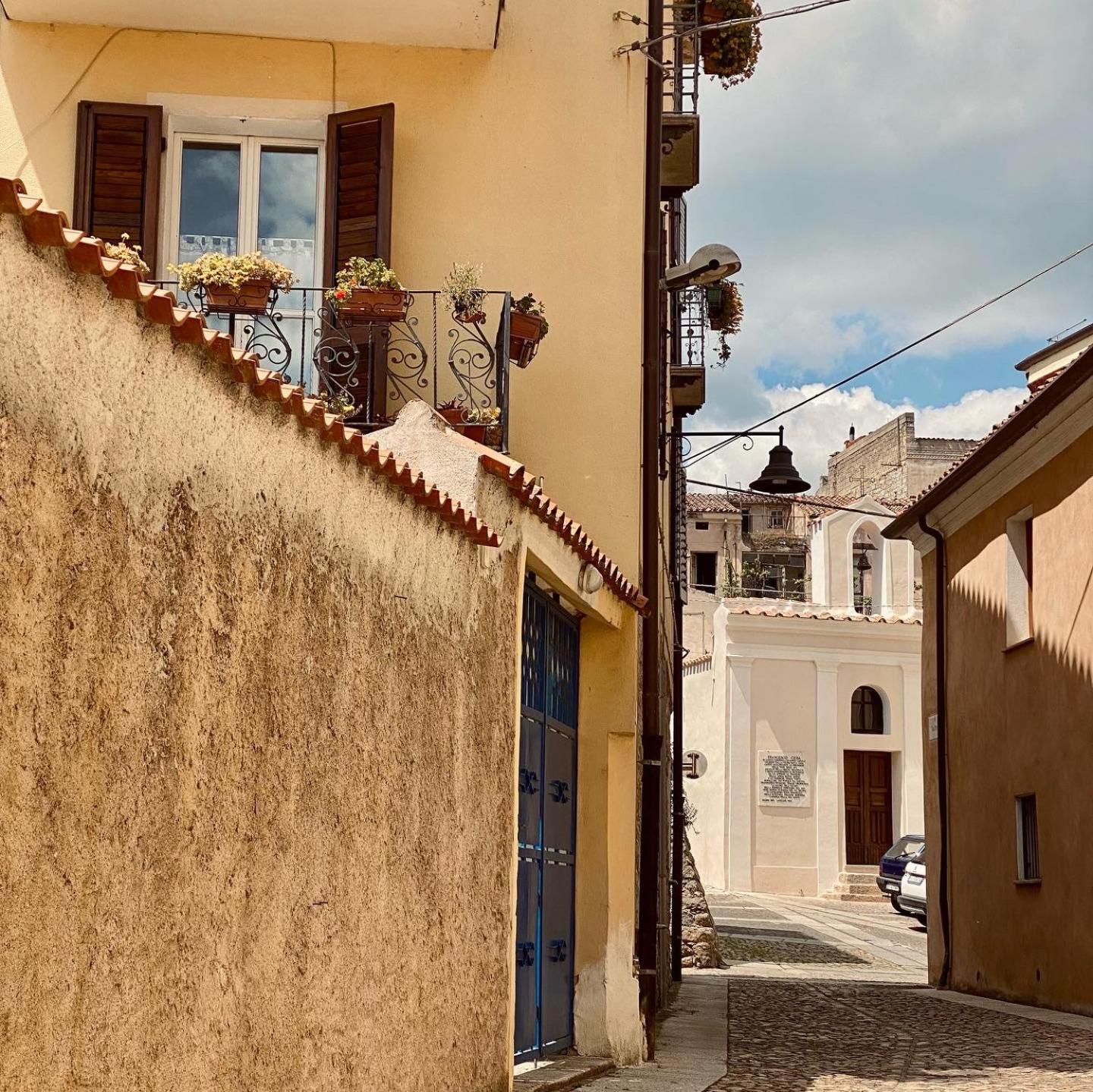 Carrales Guest House Нуоро Экстерьер фото
