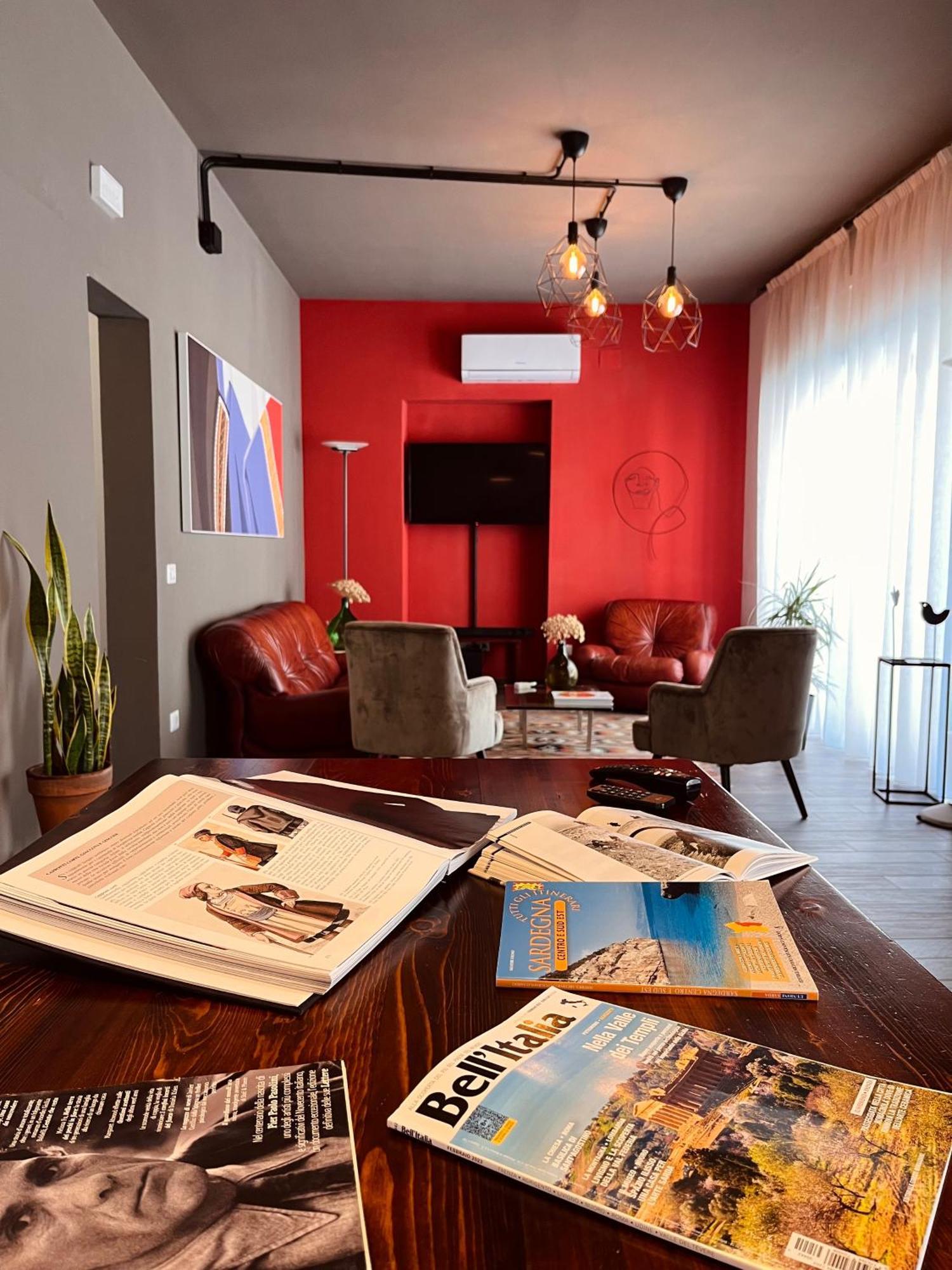 Carrales Guest House Нуоро Экстерьер фото