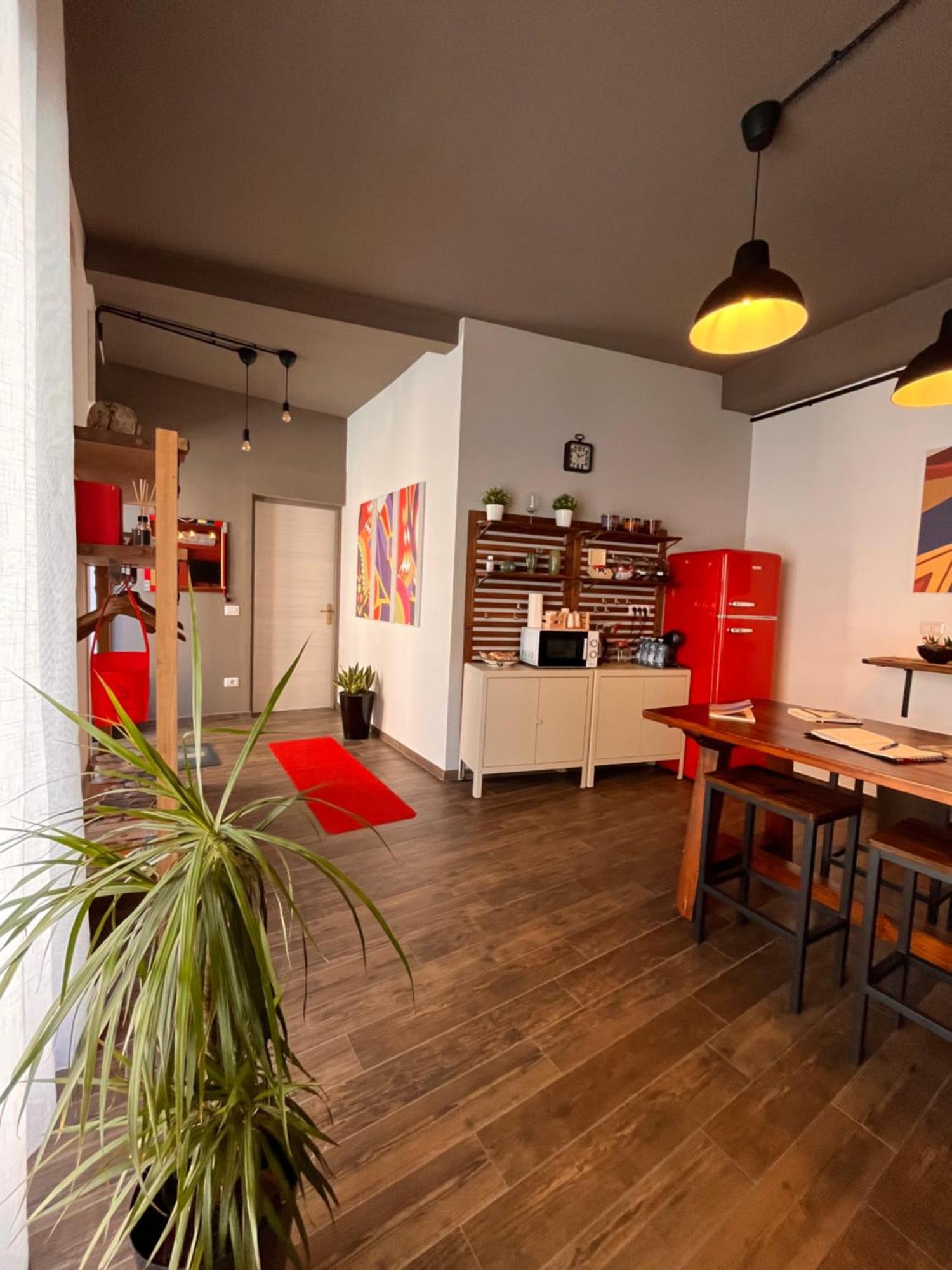 Carrales Guest House Нуоро Экстерьер фото